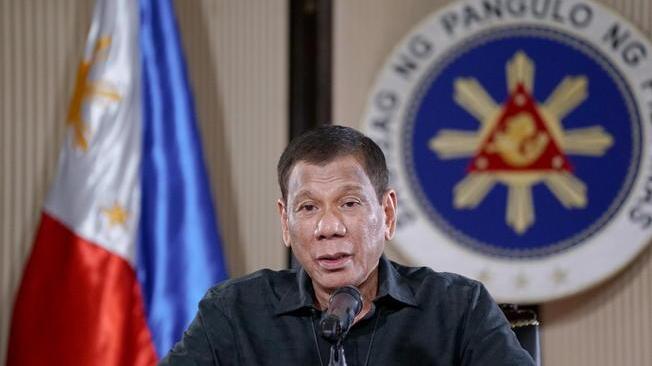 Duterte, sparare a chi viola quarantena