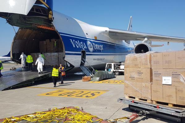  Coronavirus, un milione di mascherine acquistato dalla Regione: aereo cargo arrivato al Marconi di Bologna