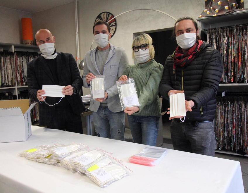 Le mascherine prodotte dall'azienda pratese
