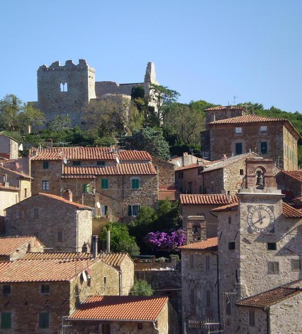 Appelli per riaprire la banca chiusa da due settimane 