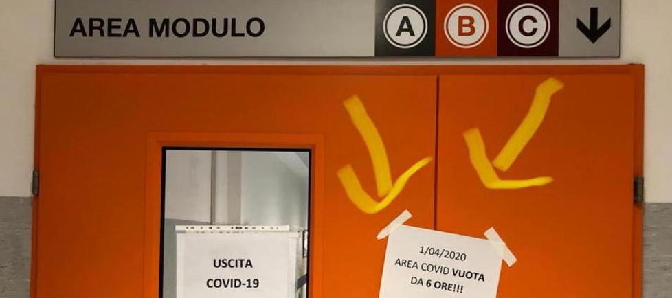 Il cartello entusiastico: «Da sei ore nessun paziente sospetto Covid-19»