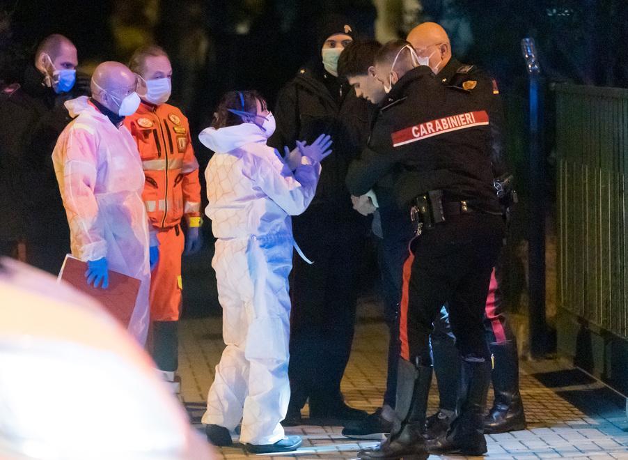 Picchiato nel parchetto e lasciato a terra Soccorso dai carabinieri 