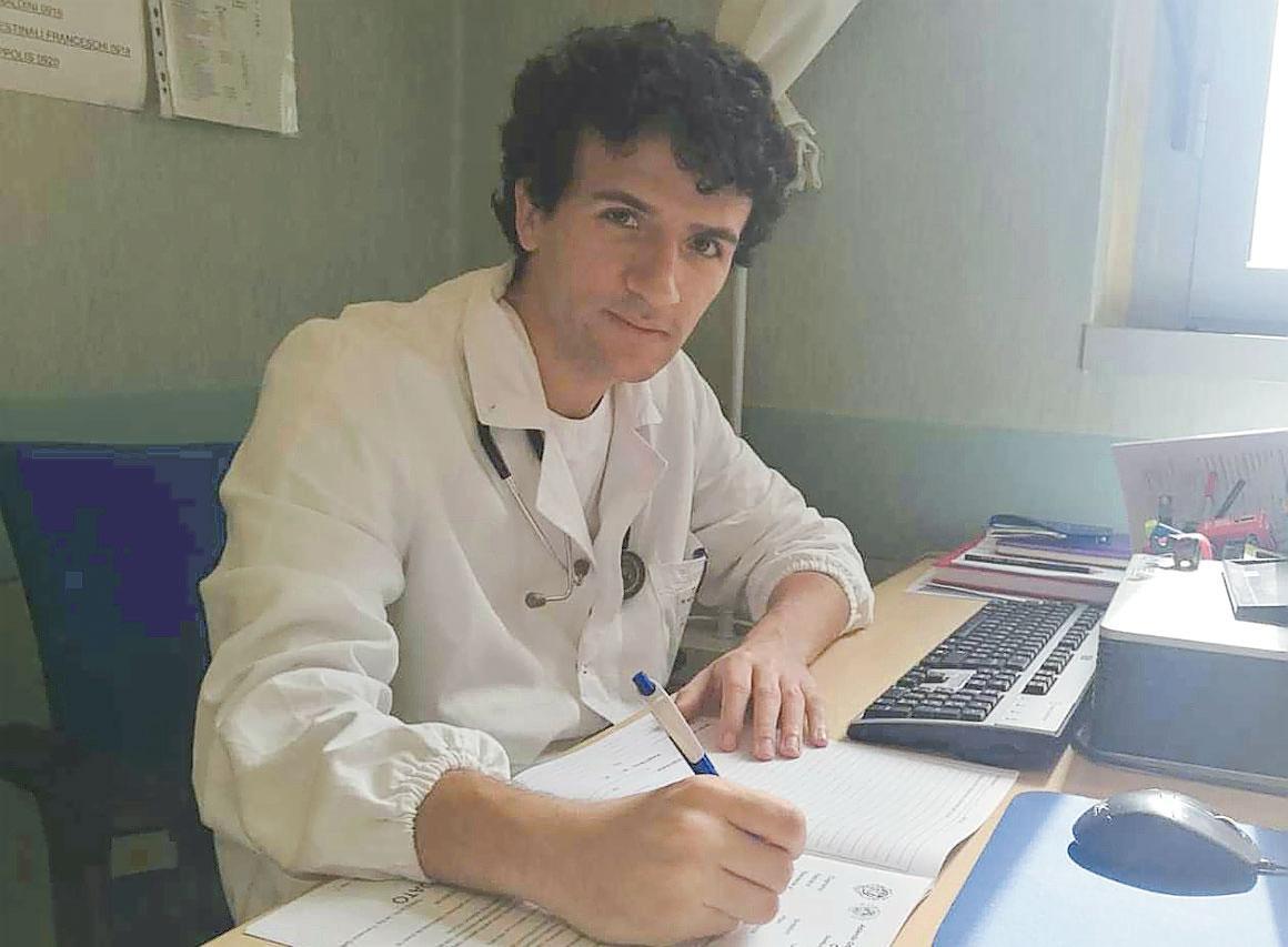 Lo specializzando nei reparti Covid di Cisanello: «Felice di potermi rendere utile» 