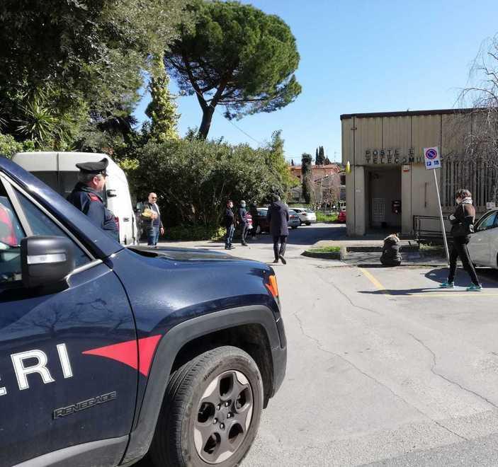 Novantenne costretta a fare la fila per ritirare la pensione