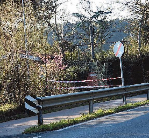 Un imbocco chiuso della pista ciclabile