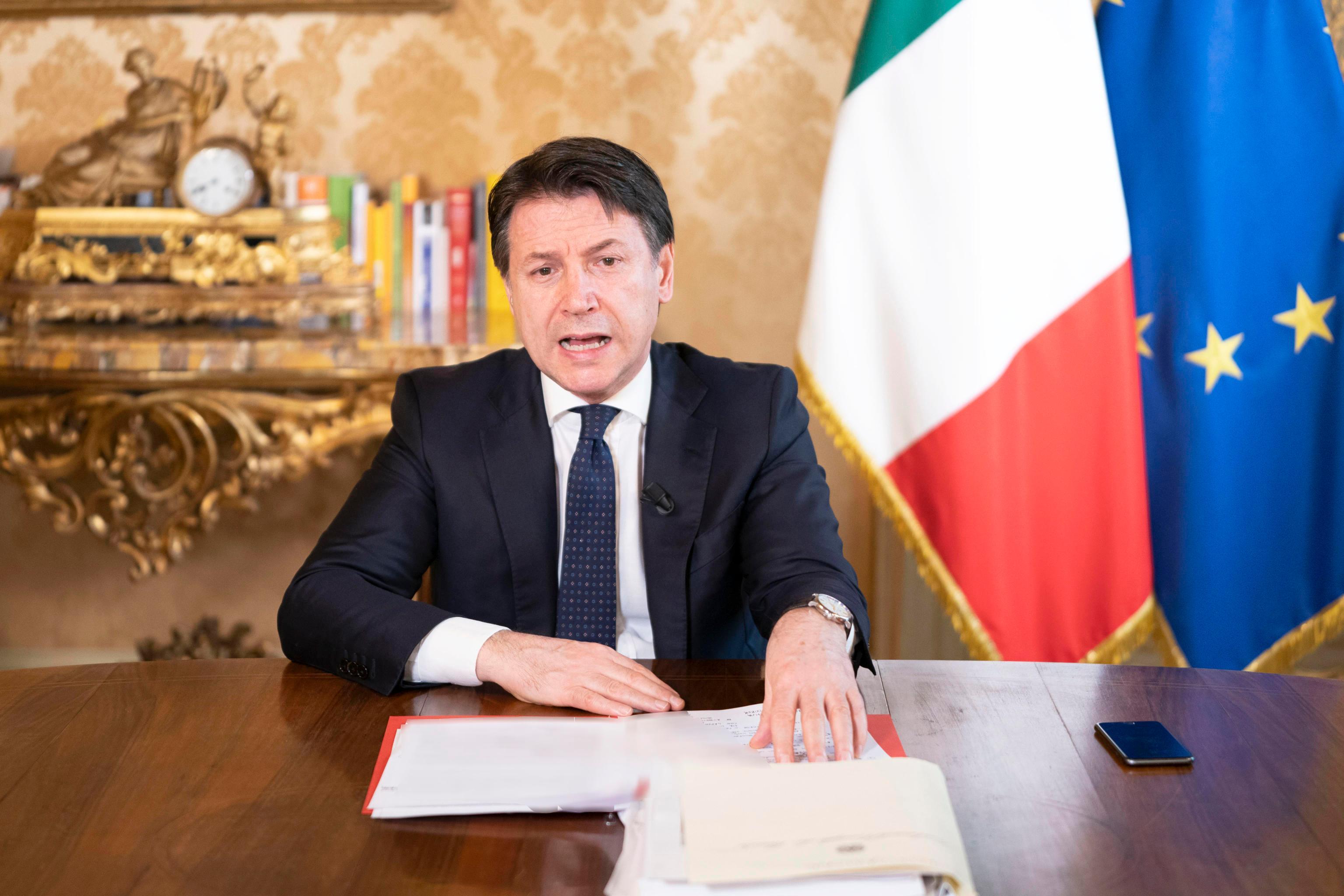 Il premieri Giuseppe Conte ha firmato il decreto che ha "chiuso" l'Italia domenica 22 marzo