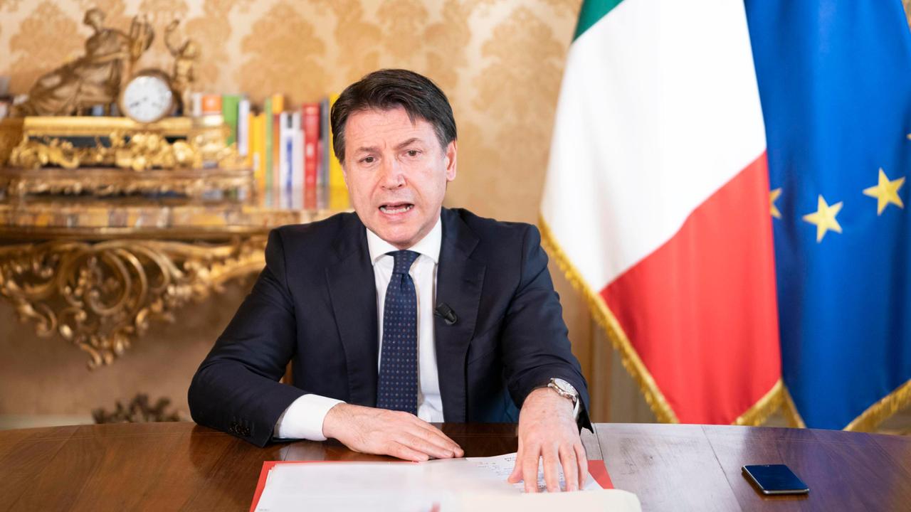 Il premieri Giuseppe Conte ha firmato il decreto che ha "chiuso" l'Italia domenica 22 marzo