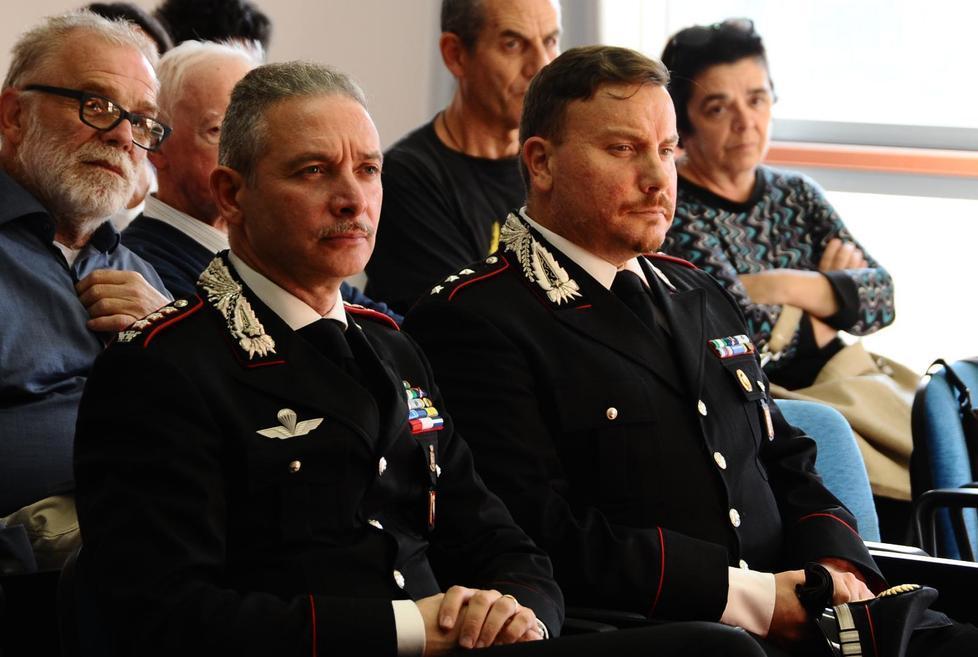 Da sinistra: il colonnello Massimiliano Sole, comandante provinciale dei carabinieri di Livorno, e il capitano Christian Bottacci, che guida la Compagnia di Cecina