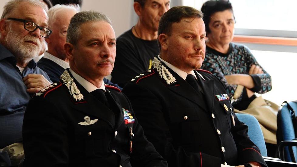 Da sinistra: il colonnello Massimiliano Sole, comandante provinciale dei carabinieri di Livorno, e il capitano Christian Bottacci, che guida la Compagnia di Cecina