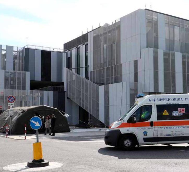 Via libera alla riapertura degli ex ospedali apuani