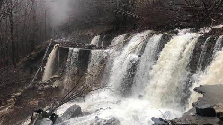 Frana della strada di Arni, Enel rimborsa la Provincia