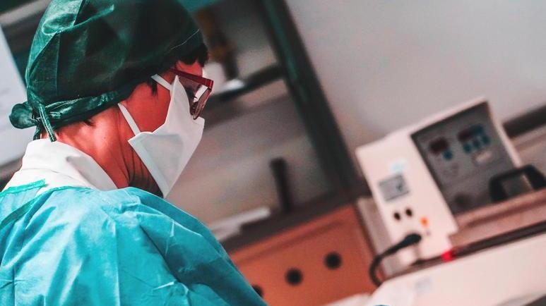 «Pazienti con febbre e tosse ma il tampone non si fa»