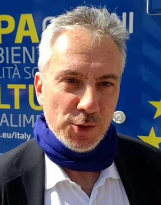 «Bandiera europea ammainata, non è l’ora di agitare gli animi» 