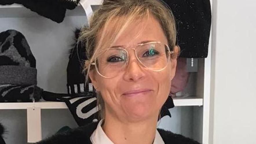 La negoziante in videochiamata al motto #teniamoci compagnia