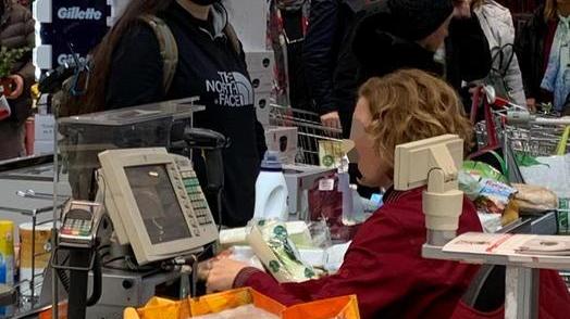 Per pagare la spesa ora si può presentare la domanda per i buoni ai Comuni dell’Empolese Valdelsa