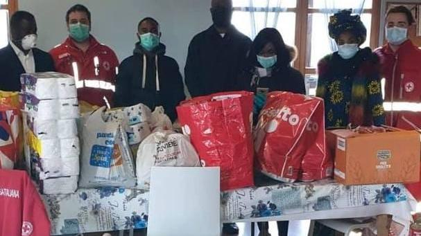 Cibo già pronto per ringraziare la Croce Rossa