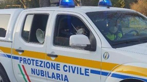 La Protezione civile col megafono invita a non uscire di casa