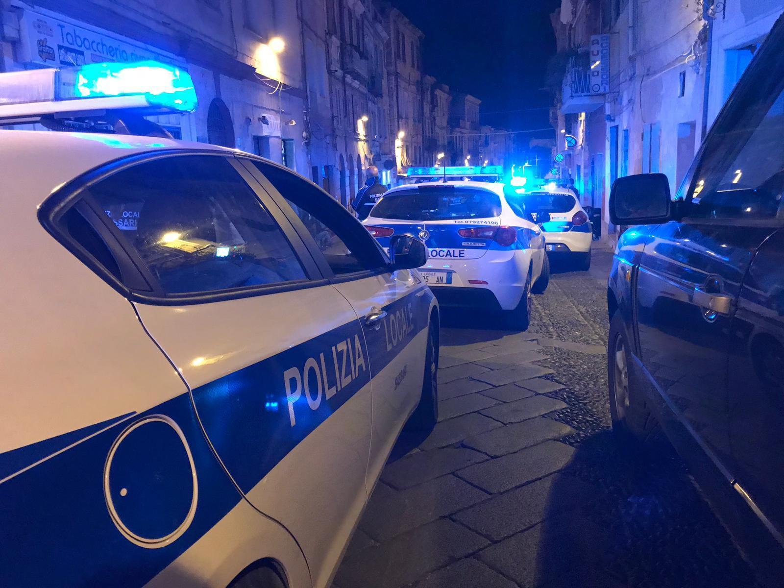 Coronavirus, basta con la spesa in coppia: la polizia locale di Sassari invita a utilizzare i servizi a domicilio