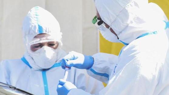 Trovati i medici, partono i tamponi a domicilio: quaranta al giorno
