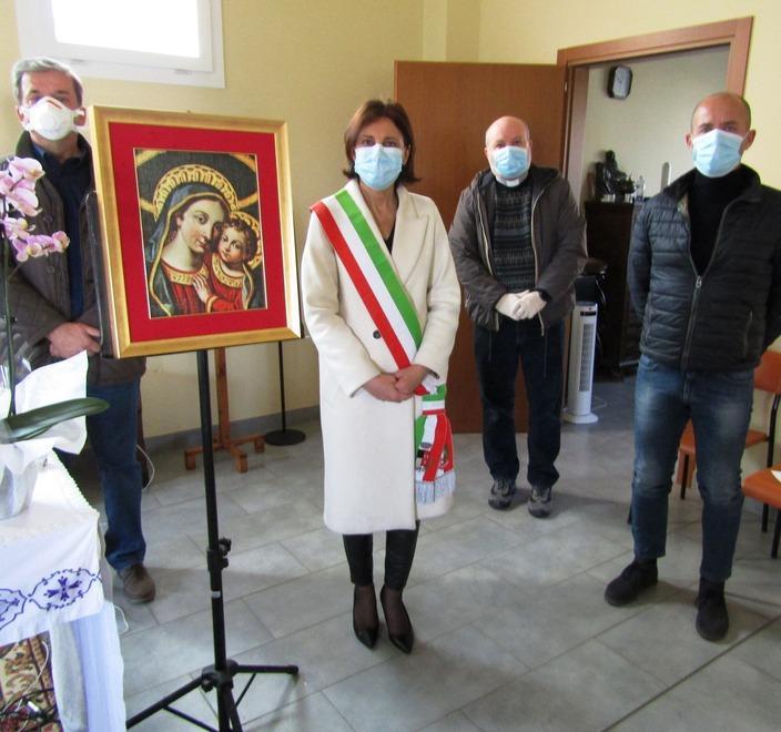 «Preghiamo per il domani» Il sindaco invoca la Madonna 