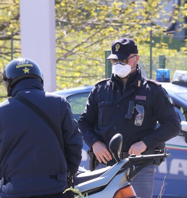 Evade dai domiciliari ma convalidato l’arresto viene rimandato a casa 