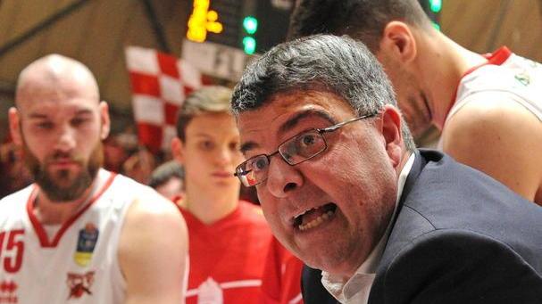 Come mi manca il rumore del pallone. Il basket riparte? Fidiamoci di chi decide