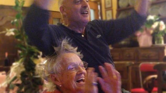 Il compleanno speciale di mamma Brosio: «Preghiamo per le case di riposo»
