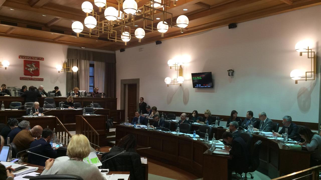 Elezioni regionali e comunali, il balletto del rinvio
