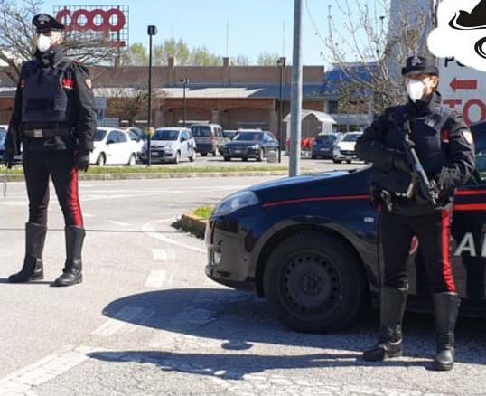 Spintoni ai carabinieri Arrestato due volte in appena dodici ore 