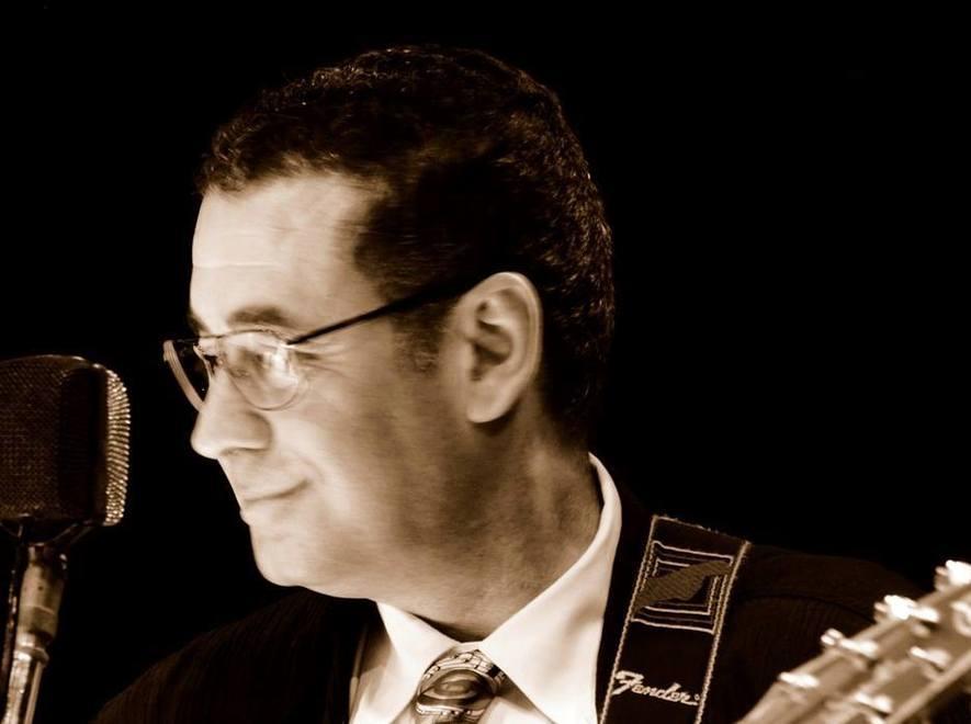 «Ecco la mia canzone ironica per far stare a casa le persone»