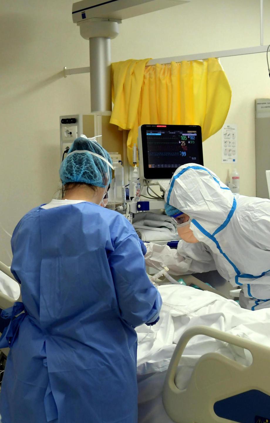 L’appello dei medici: «State a casa, non è finita» 