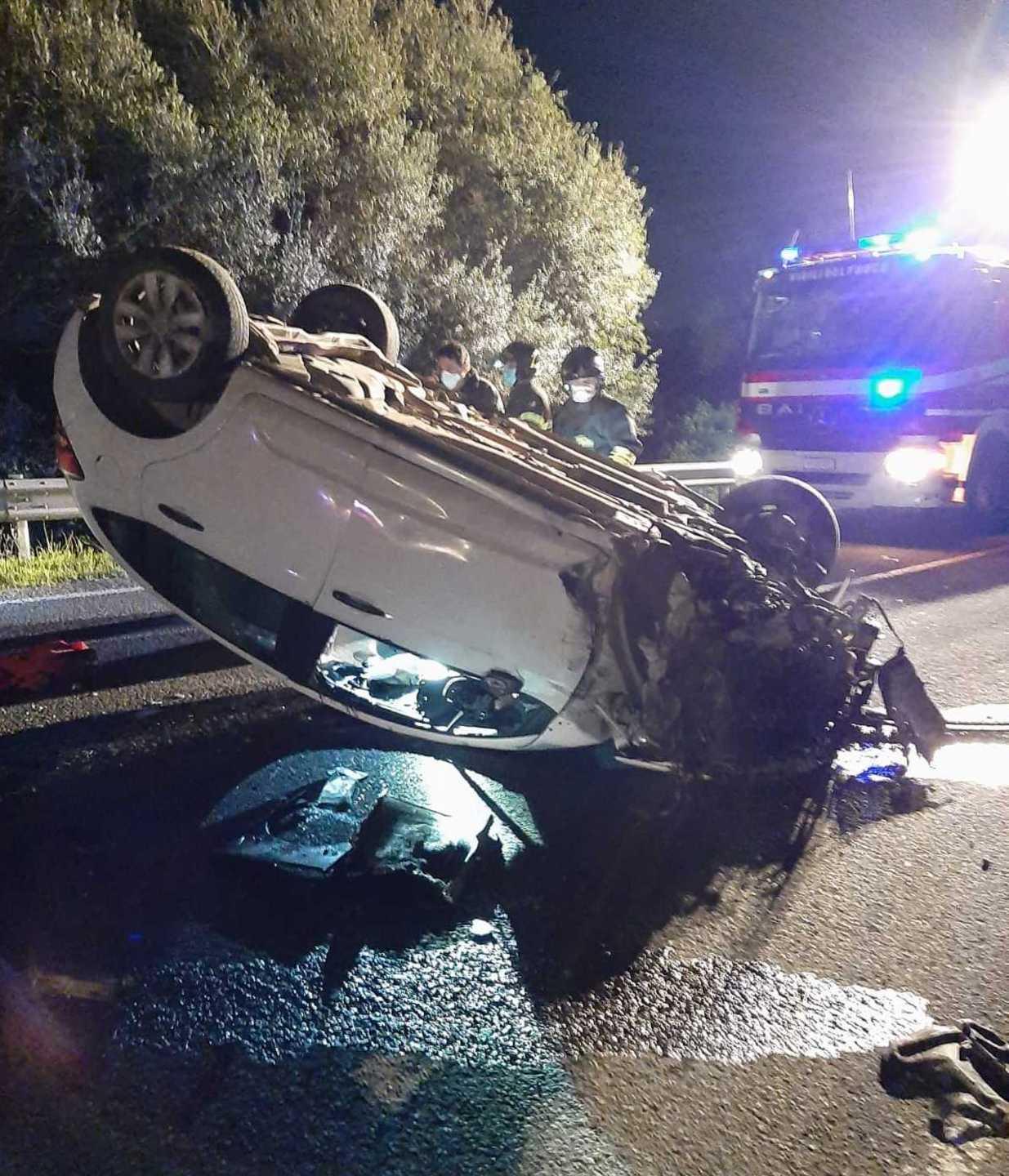 Sassari, auto si ribalta: grave un 34enne 