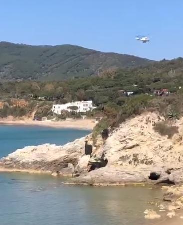 Escono di casa per fare surf: 1.200 di multa per una famiglia 