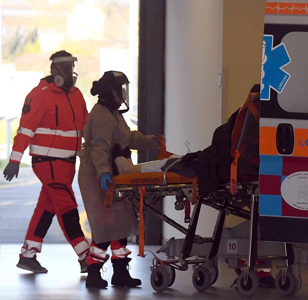 All'ospedale delle Apuane l’Ipad in corsia per salutare figli e nipoti
