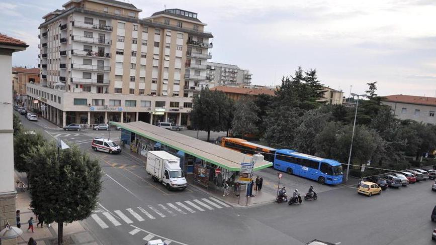 Coronavirus, il sindaco di Cecina: «Bus urbani, corse da sospendere»