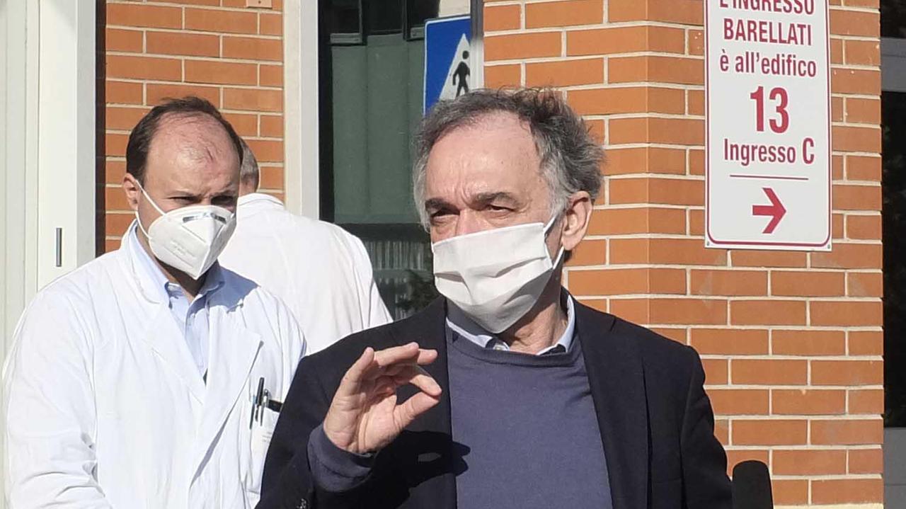 Coronavirus, Rossi: "Invito chi è in isolamento a casa ad andare negli alberghi sanitari"