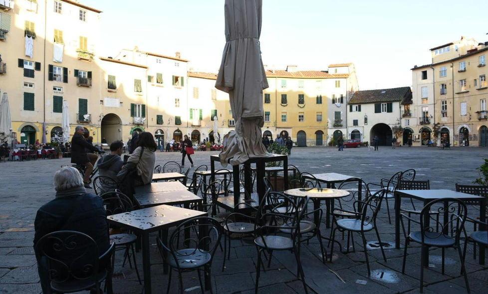 Togliere gli arredi dei locali, Confcommercio: grottesco 