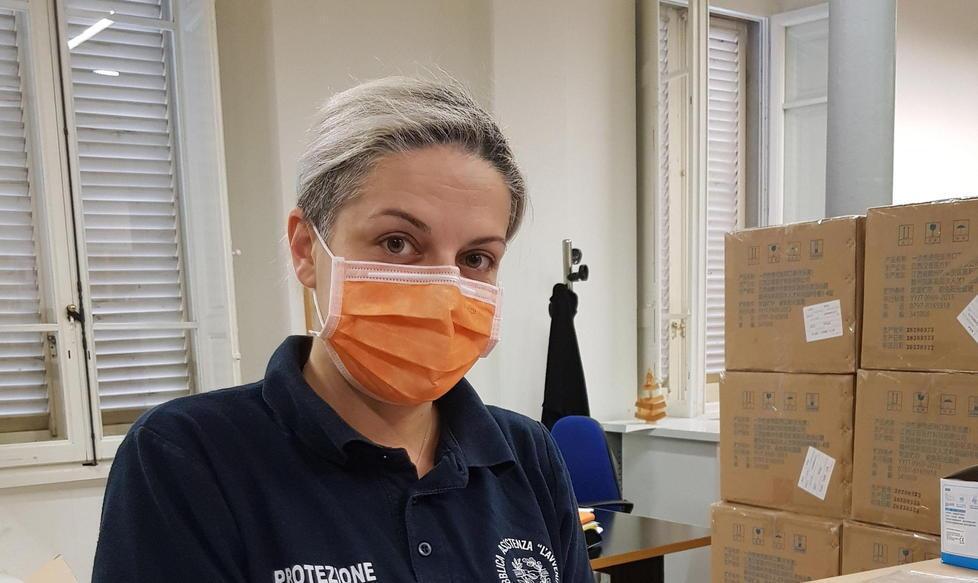 Il Comune distribuisce 8mila mascherine ai negozi di vicinato