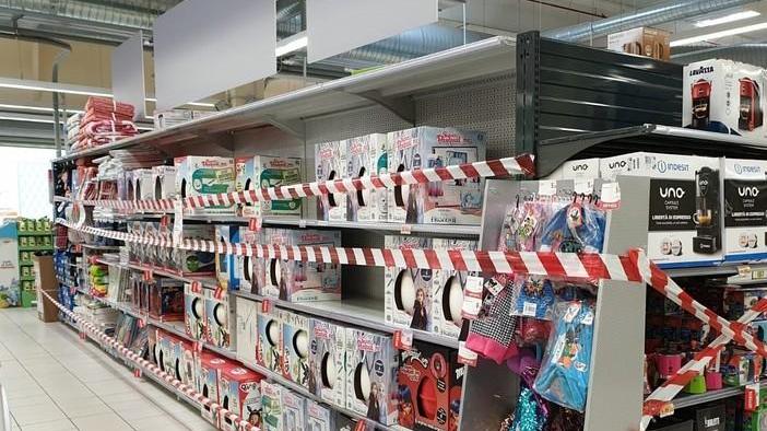 Cartoleria e casalinghi tabù «La Regione batte un colpo?»