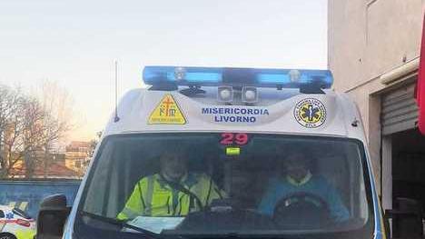 Cadono dal bancale: due operai Avr feriti