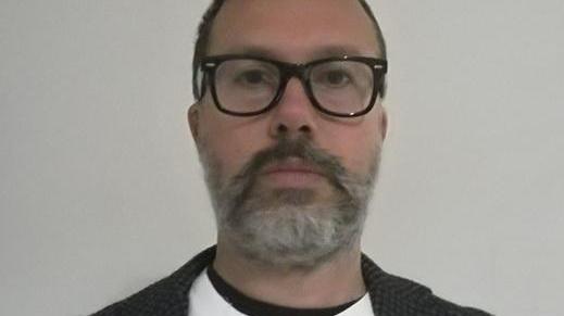C’è la satira politica al centro del nuovo libro di Vittorio Cotronei