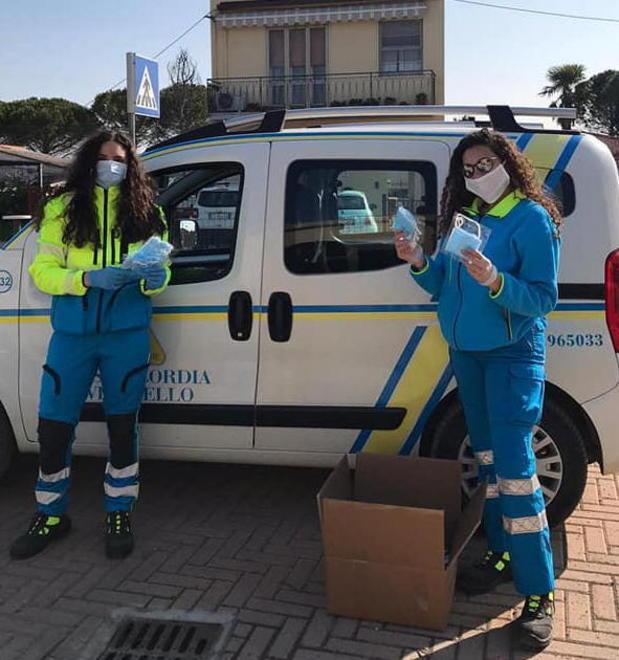 «Sappiamo di rischiare ma vogliamo esserci» 30 volontari della Misericordia contro il Covid