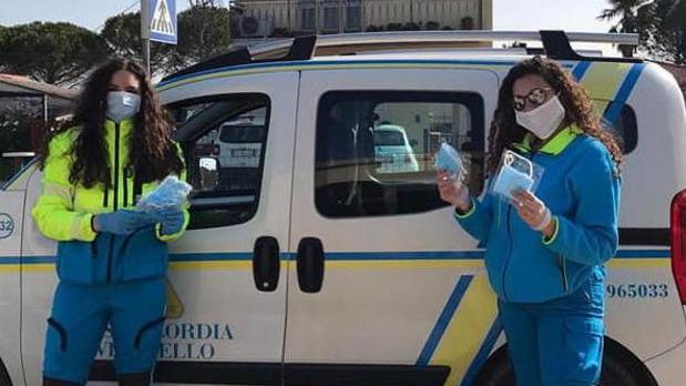 «Sappiamo di rischiare ma vogliamo esserci» 30 volontari della Misericordia contro il Covid