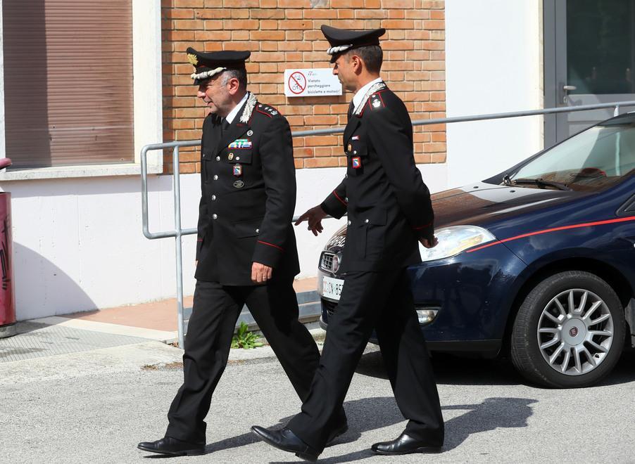 Minacciata dal marito Telefona ai carabinieri e viene messa in salvo