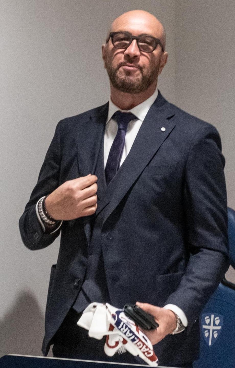 Zenga fa gli auguri al figlio su Instagram 
