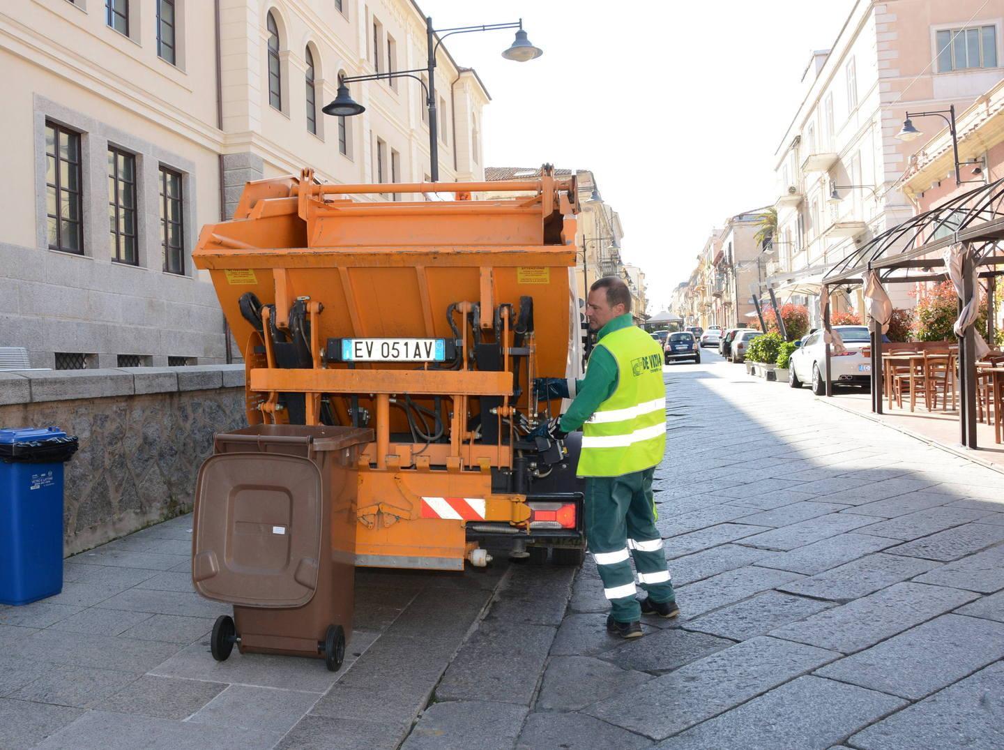 Rifiuti, il Comune progetta il nuovo servizio di raccolta