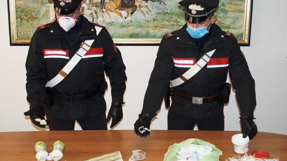 Casa e laboratorio per l’eroina: arrestati in tre