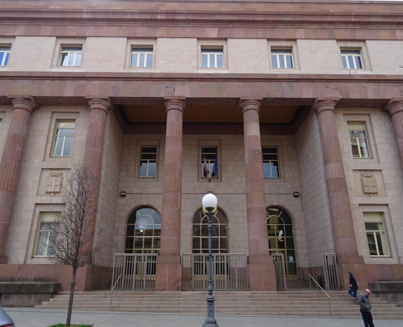 Maltrattamenti alla ex compagna il giudice gli vieta di avvicinarsi