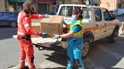 70mila mascherine arrivate sull’isola, i Comuni le stanno già distribuendo