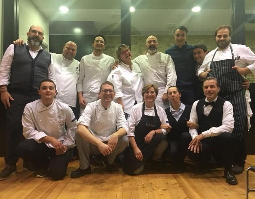 L’associazione ristoratori al lavoro tra i fornelli rifocilla venti volontari 